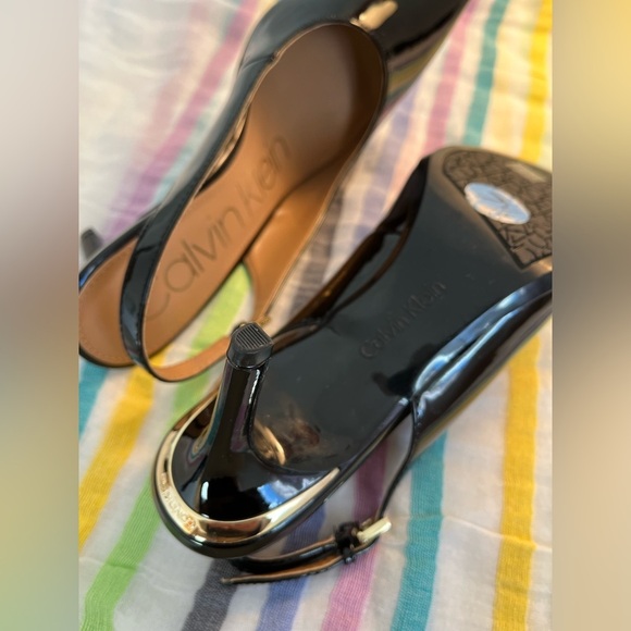 BEAUTIFUL classy sling-back black stilettos from Calvin Klein size 7.5 - Picture 3 of 11